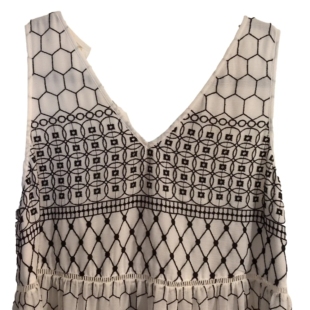 The Gentle Fawn Dress: A Stunning Combination of Elegance and Style - Picture 6 of 16